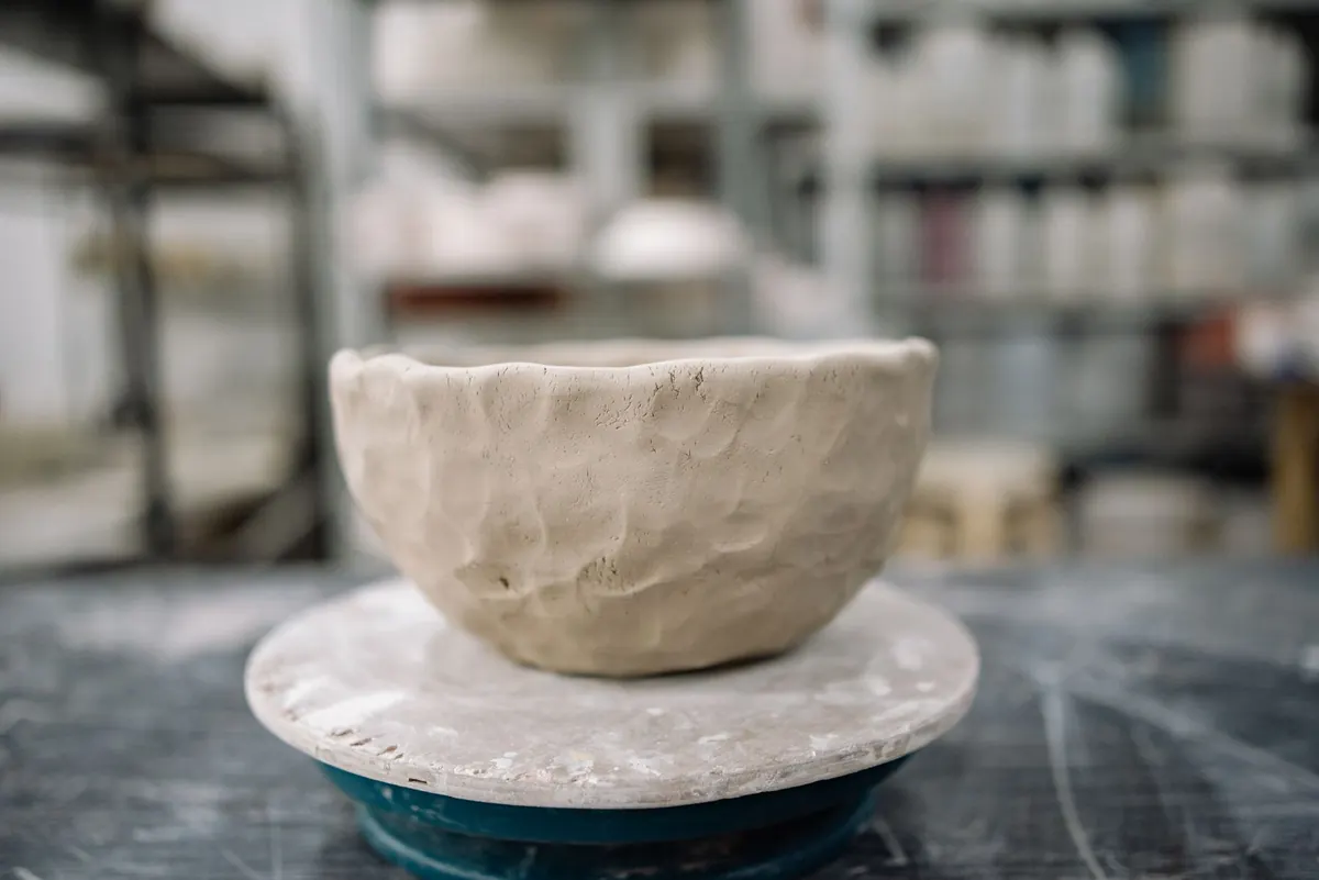 Beginner's Guide to Ceramic Lamp Bases: Choosing Clay, Glaze, and Wiring