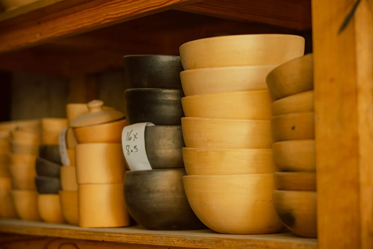 Stoneware vs. Porcelain Ceramic Lamps: Durability, Glow, and Cost